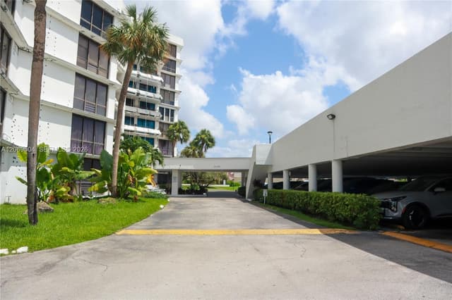 13951 Kendale Lakes Cir # 310A, Miami FL 33183 - Miami, FL - Photo 2