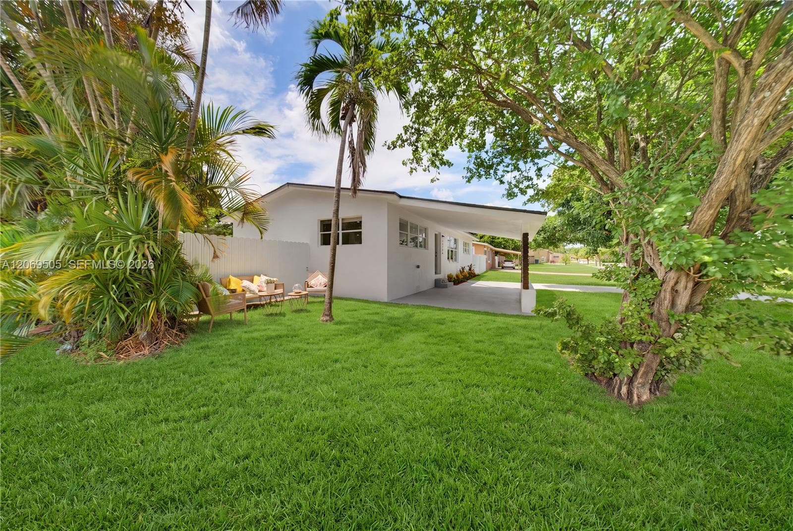 2200 NW 110th St, Miami FL 33167