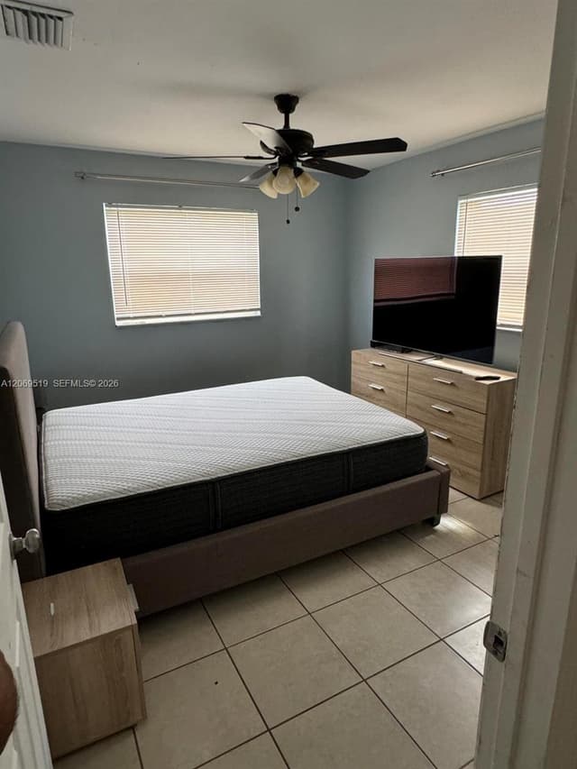 1281 W 35th St, Riviera Beach FL 33404 - Riviera Beach, FL - Photo 5
