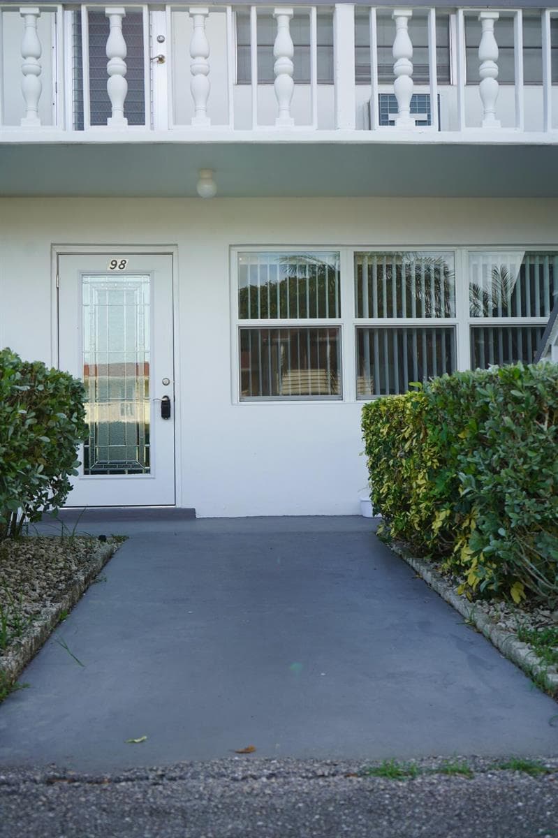 97 BERKSHIRE E, West Palm Beach FL 33417