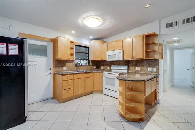5677 Maypop Rd, West Palm Beach FL 33415 - West Palm Beach, FL - Photo 6