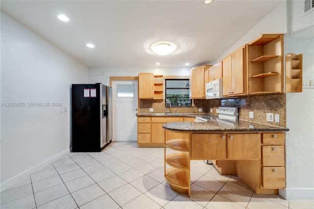 5677 Maypop Rd, West Palm Beach FL 33415 - West Palm Beach, FL - Photo 5