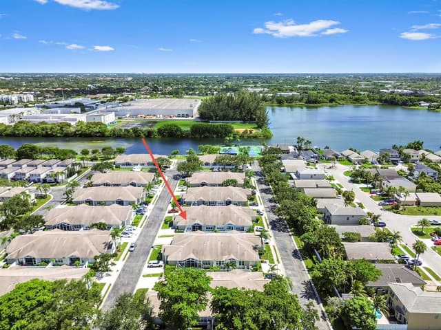 5871 Kelsey Lane, Tamarac FL 33321 - Tamarac, FL - Photo 4