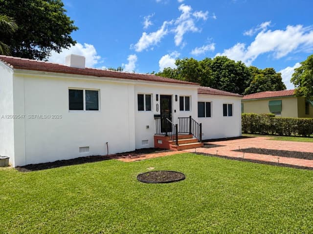 9402 NW 2nd Pl, Miami Shores FL 33150 - Miami Shores, FL - Photo 2