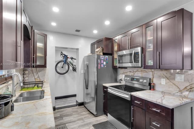 9402 NW 2nd Pl, Miami Shores FL 33150 - Miami Shores, FL - Photo 7
