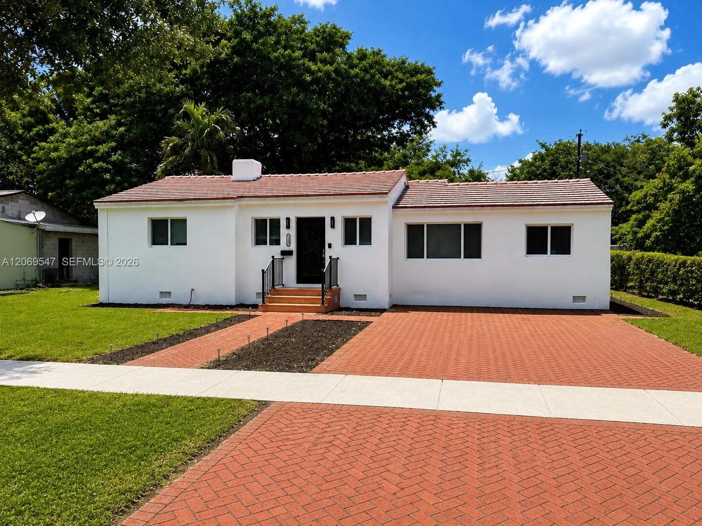 9402 NW 2nd Pl, Miami Shores FL 33150 - Miami Shores, FL - Photo 1