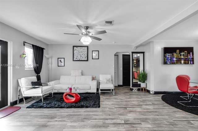 9402 NW 2nd Pl, Miami Shores FL 33150 - Miami Shores, FL - Photo 4