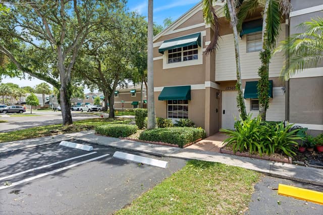 12360 SW 52ND Court, Cooper City FL 33330 - Cooper City, FL - Photo 3