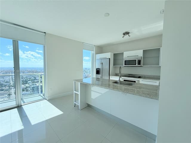 185 SW 7th St # 4100, Miami FL 33130 - Miami, FL - Photo 5