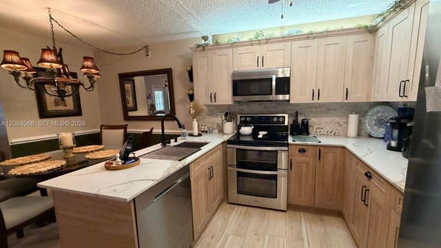 3561 Pine Tree Ct # 1, Green Acres FL 33463 - Green Acres, FL - Photo 2
