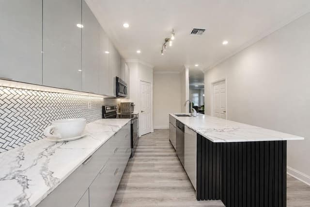 5733 NW 112th Place, Doral FL 33178 - Doral, FL - Photo 6
