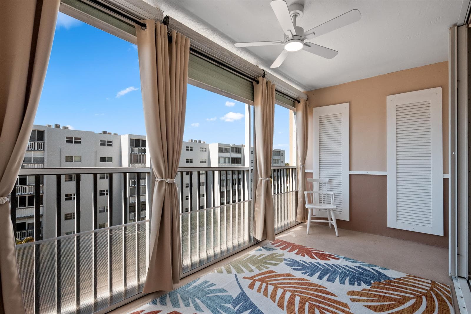 620 NE 12th Avenue # 602, Hallandale Beach FL 33009 - Hallandale Beach, FL - Photo 1