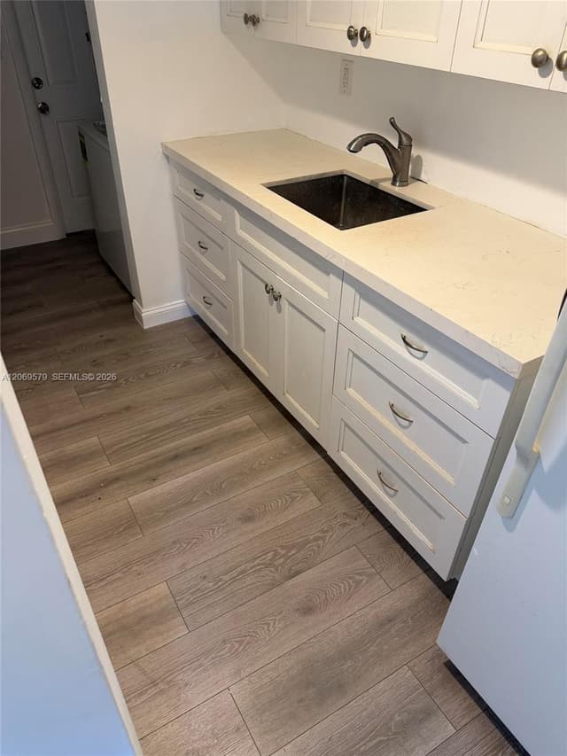 10110 SW 22nd Ter, Miami FL 33165 - Miami, FL - Photo 6