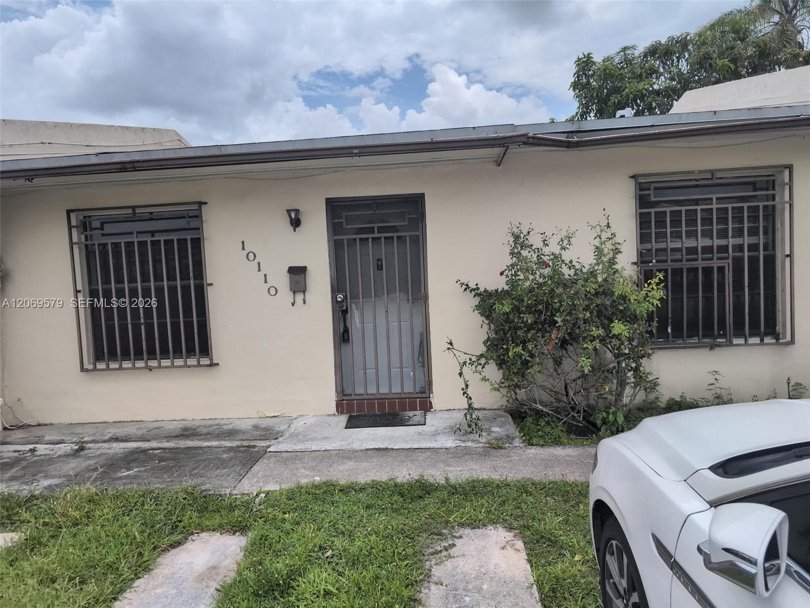 10110 SW 22nd Ter, Miami FL 33165 - Miami, FL - Photo 1