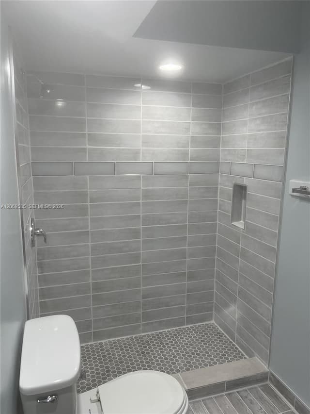 819 NE 199th St # 101, Miami FL 33179 - Miami, FL - Photo 7