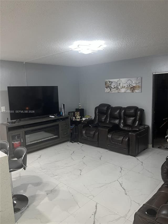 819 NE 199th St # 101, Miami FL 33179 - Miami, FL - Photo 4