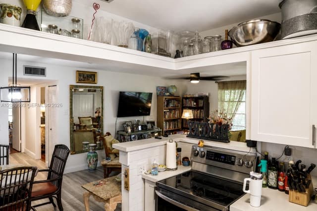 5050 NW 3rd Ct # D, Delray Beach FL 33445 - Delray Beach, FL - Photo 2