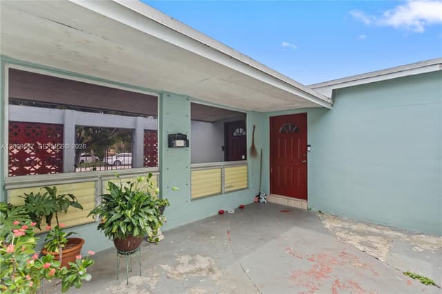7531 Harbour Blvd, Miramar FL 33023 - Miramar, FL - Photo 2