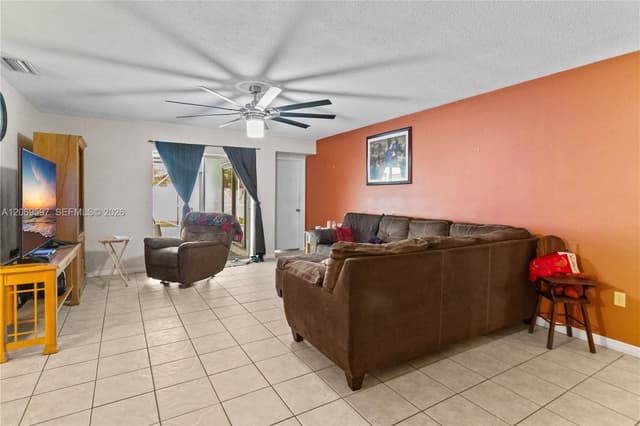 7531 Harbour Blvd, Miramar FL 33023 - Miramar, FL - Photo 7