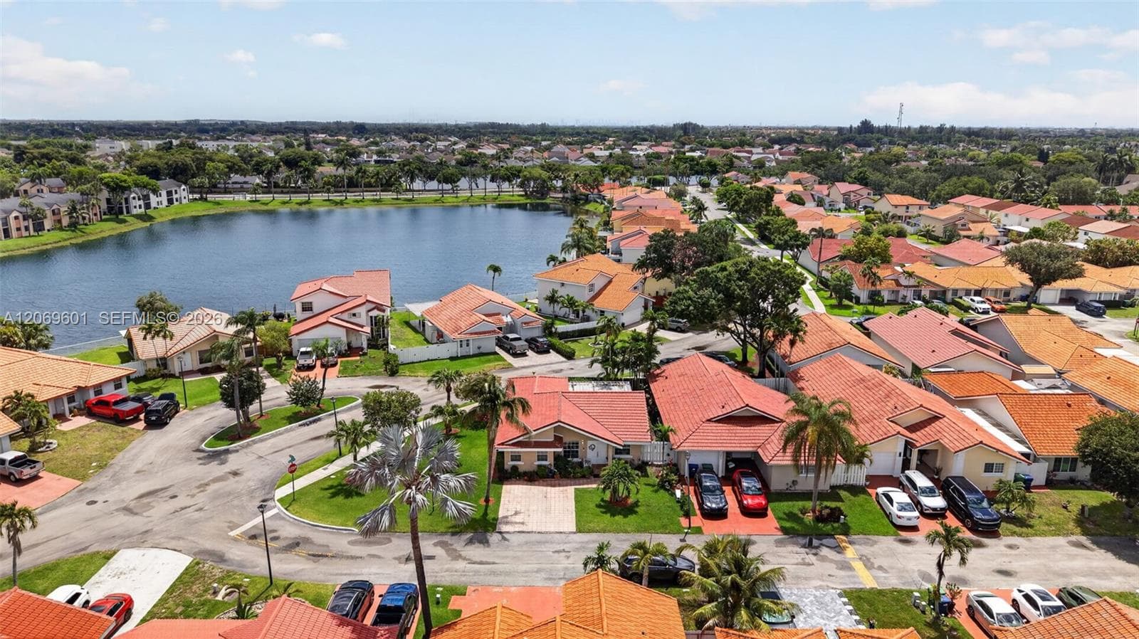 18847 NW 83rd Pl, Hialeah FL 33015 - Hialeah, FL - Photo 1