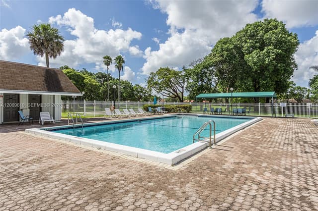 5510 S Lakewood Cir S # A, Margate FL 33063 - Margate, FL - Photo 3