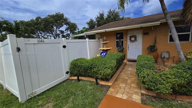 6146 SW 25th St, Miramar FL 33023 - Miramar, FL - Photo 2