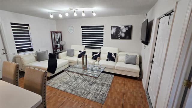 6146 SW 25th St, Miramar FL 33023 - Miramar, FL - Photo 5