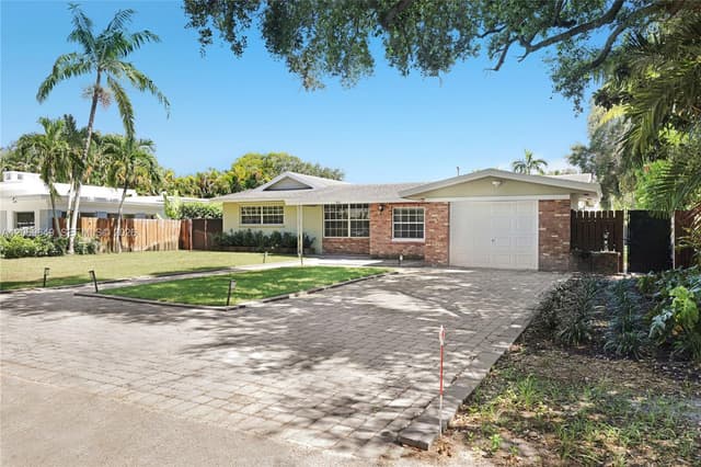 940 NE 117th St, Biscayne Park FL 33161 - Biscayne Park, FL - Photo 6