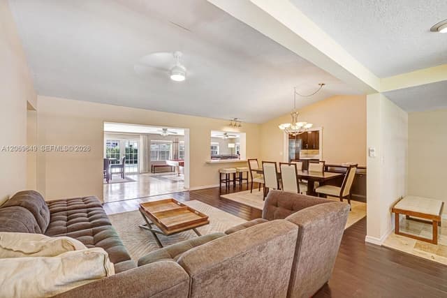 940 NE 117th St, Biscayne Park FL 33161 - Biscayne Park, FL - Photo 5
