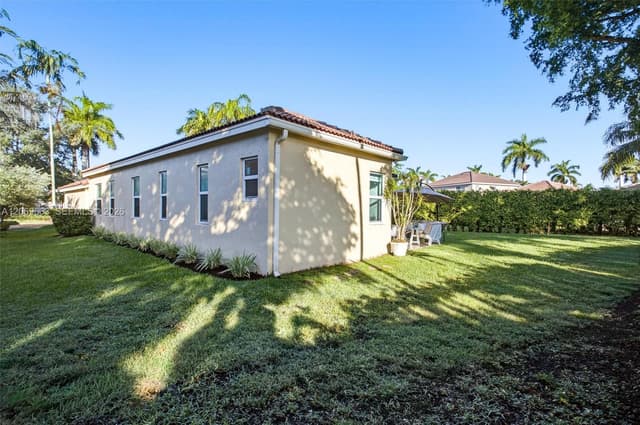 1514 Winterberry Ln, Weston FL 33327 - Weston, FL - Photo 6