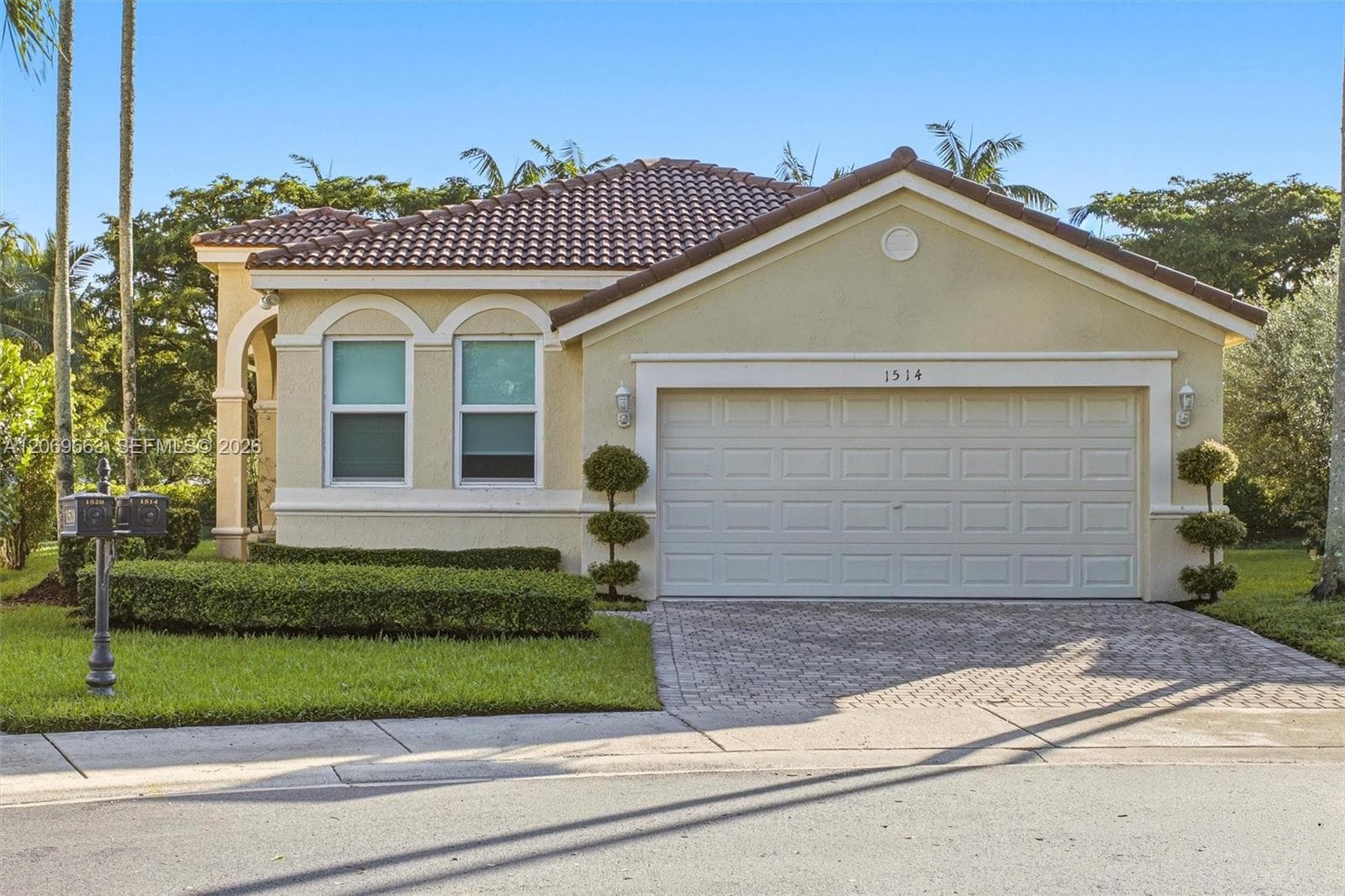 1514 Winterberry Ln, Weston FL 33327