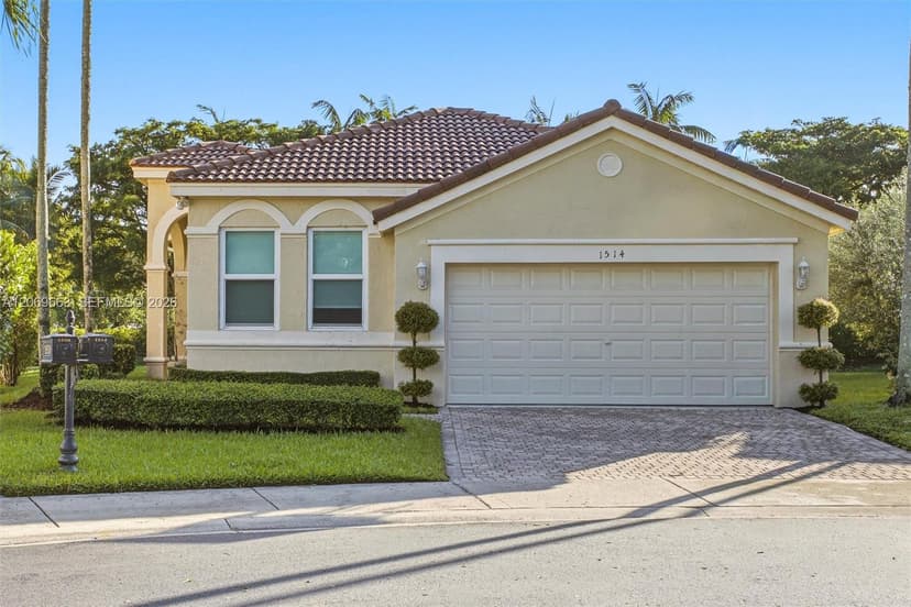 1514 Winterberry Ln, Weston FL 33327