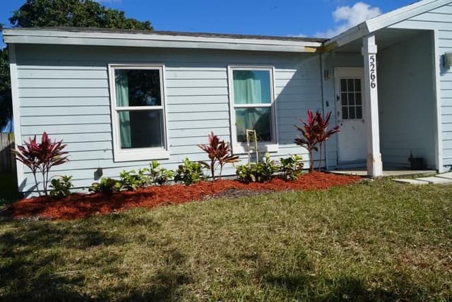5266 HARWOOD Lane, Lake Worth FL 33467 - Lake Worth, FL - Photo 4