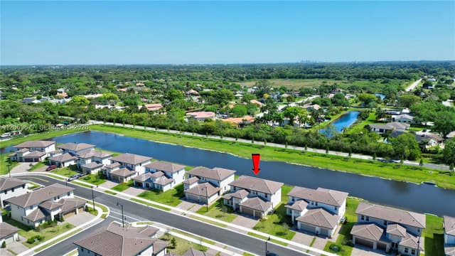 4390 SW 122nd Ter, Davie FL 33330 - Davie, FL - Photo 3