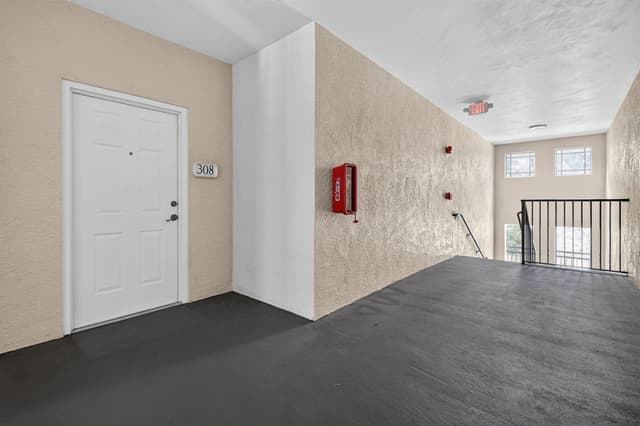 3020 Alcazar Place # 308, Palm Beach Gardens FL 33410 - Palm Beach Gardens, FL - Photo 2