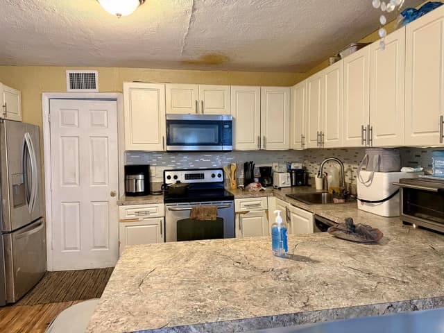 1105 W 34th Street, Riviera Beach FL 33404 - Riviera Beach, FL - Photo 5