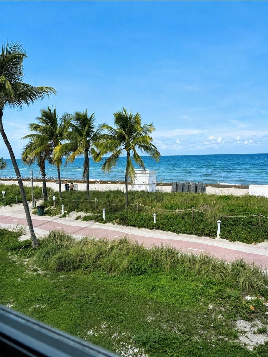 5445 Collins Ave, Miami Beach FL 33140
