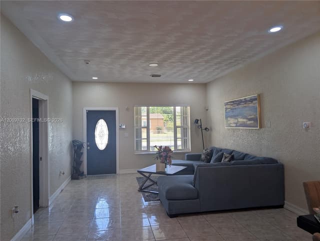 560 NW 184th Ter, Miami Gardens FL 33169 - Miami Gardens, FL - Photo 5