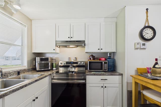 10003 Granada Bay, Boynton Beach FL 33436 - Boynton Beach, FL - Photo 4