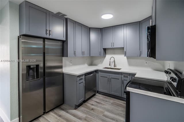 8110 SW 4th Pl, North Lauderdale FL 33068 - North Lauderdale, FL - Photo 5