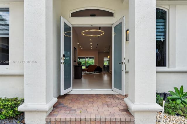 2126 Quail Roost Dr, Weston FL 33327 - Weston, FL - Photo 3