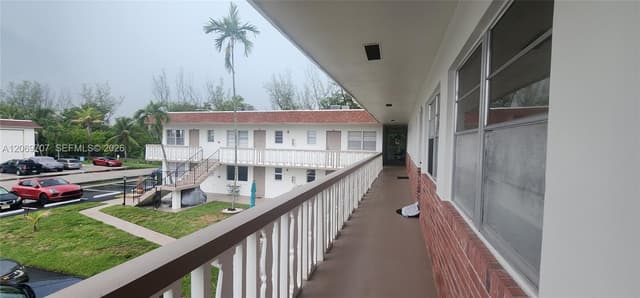 1555 N 12th Ct # 8B, Hollywood FL 33019 - Hollywood, FL - Photo 2