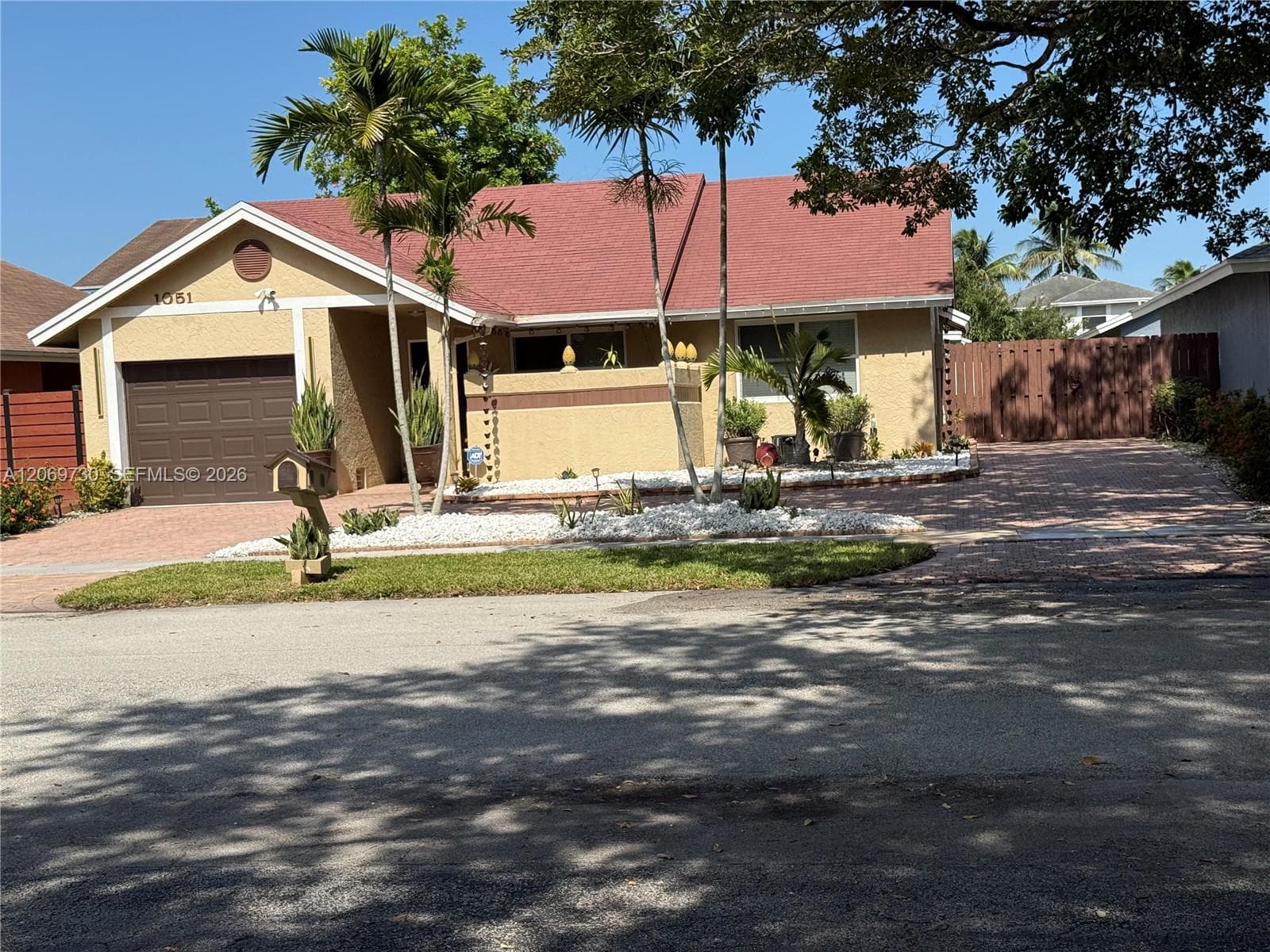 1051 SW 99th Ave, Pembroke Pines FL 33025 - Pembroke Pines, FL - Photo 1
