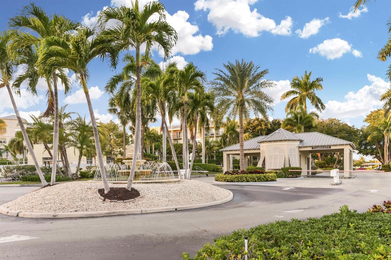 17 ROYAL PALM Way # 105, Boca Raton FL 33432 - Boca Raton, FL - Photo 1