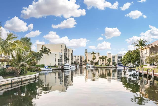 17 ROYAL PALM Way # 105, Boca Raton FL 33432 - Boca Raton, FL - Photo 4