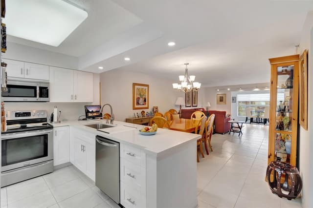 5746 CRYSTAL SHORES Drive # 103, Boynton Beach FL 33437 - Boynton Beach, FL - Photo 7