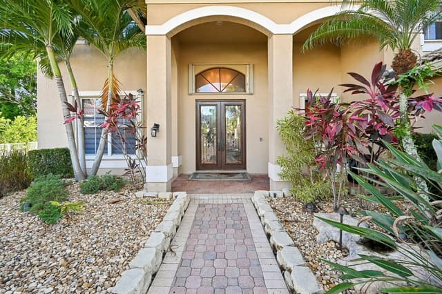 1664 VICTORIA POINTE Lane, Weston FL 33327 - Weston, FL - Photo 6