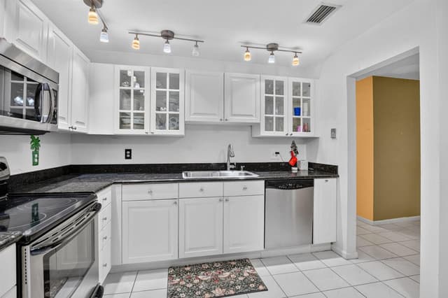 9364 Sable Ridge Circle # D, Boca Raton FL 33428 - Boca Raton, FL - Photo 2