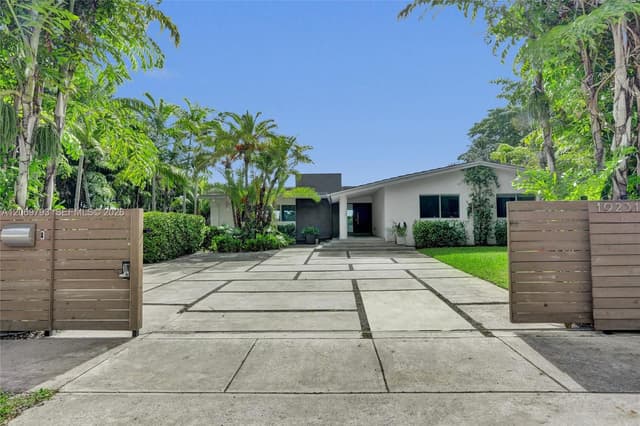 19231 NE 22nd Ave, Miami FL 33180 - Miami, FL - Photo 2