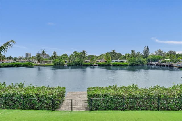 19231 NE 22nd Ave, Miami FL 33180 - Miami, FL - Photo 4